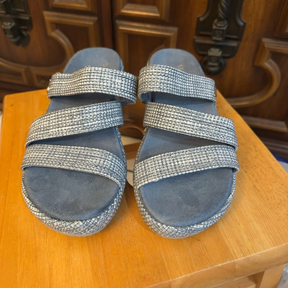 Skechers Martha Stewart Arch Fit Blue Silver Woven Platform Wedge Sandals 119514